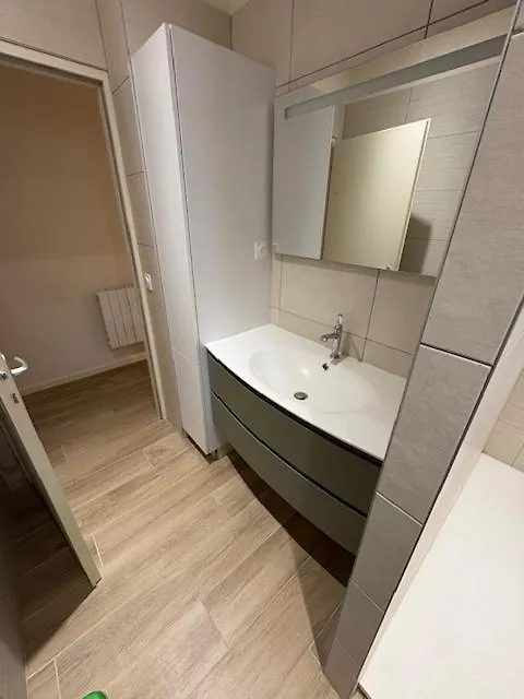 Апартаменты Appartement Centre-Ville Rez-De-Chaussee Ла-Шапель-ан-Веркор